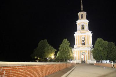 В Рязани ко Дню городу выполнили подсветку Успенского собора и установили прожекторы у кремля